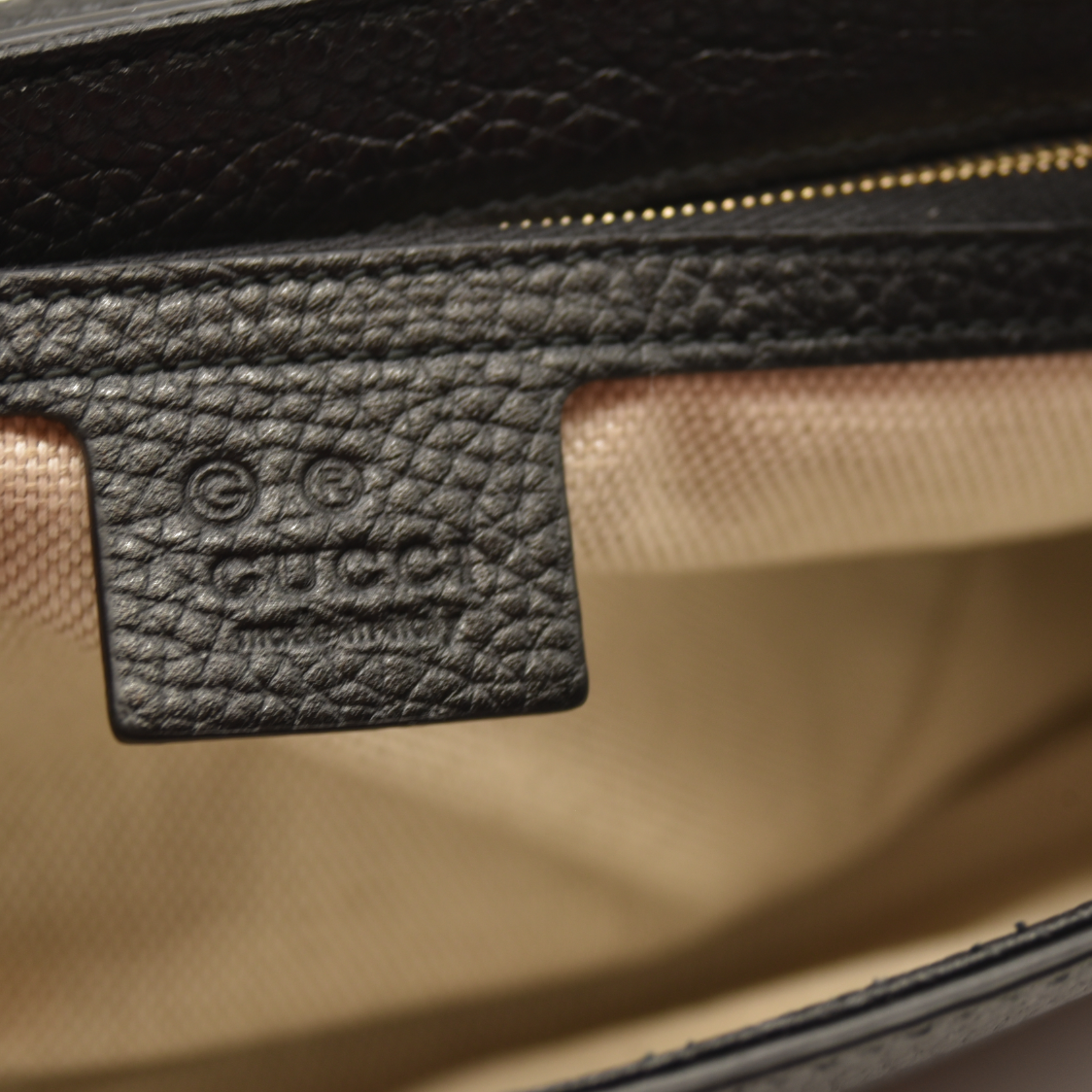 Gucci  Pebbled Calfskin Medium Soho Flap Crossbody Black NEW