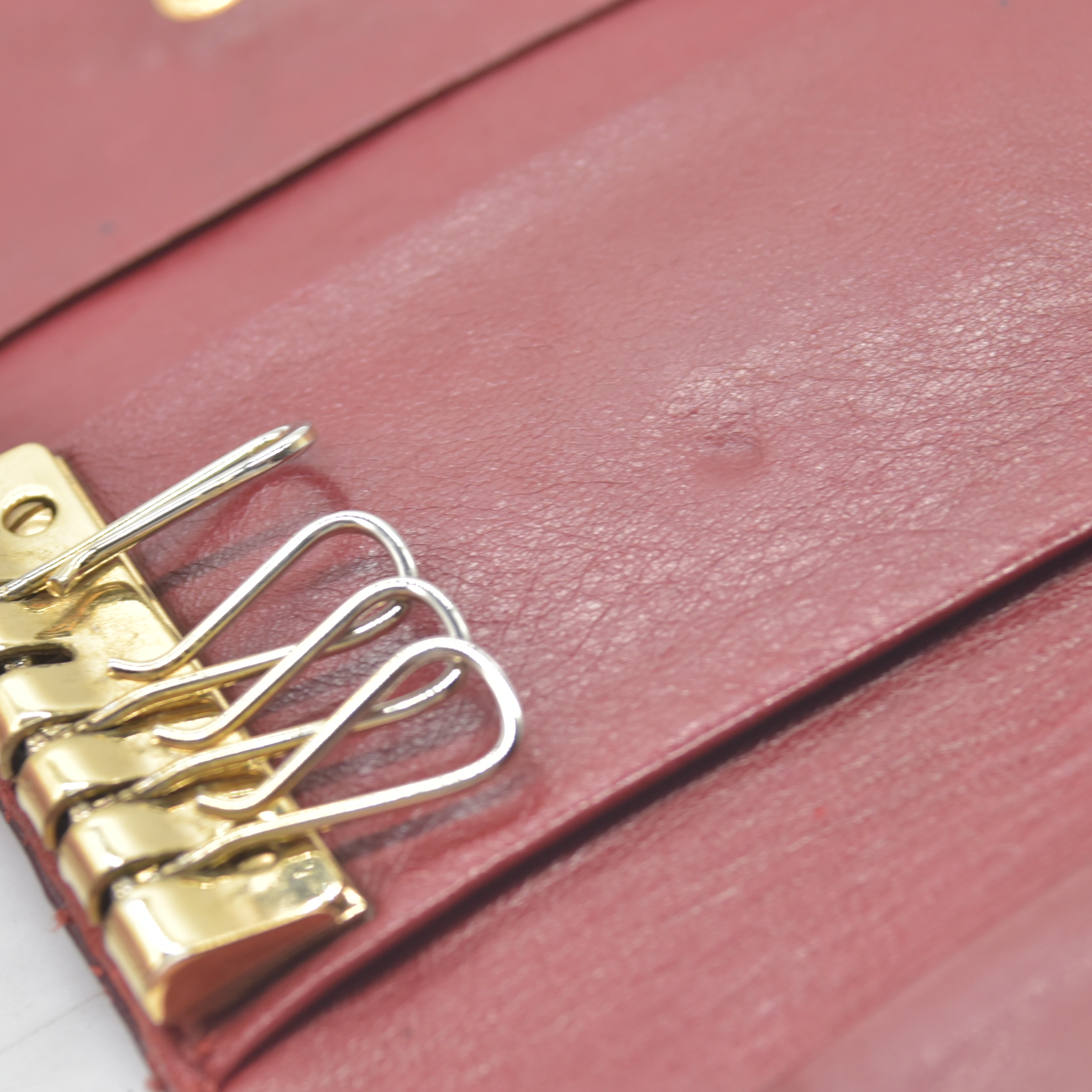 $750 2004 Chanel Calfskin Wild Stitch 6 Key Ring Holder Burgundy 10019940