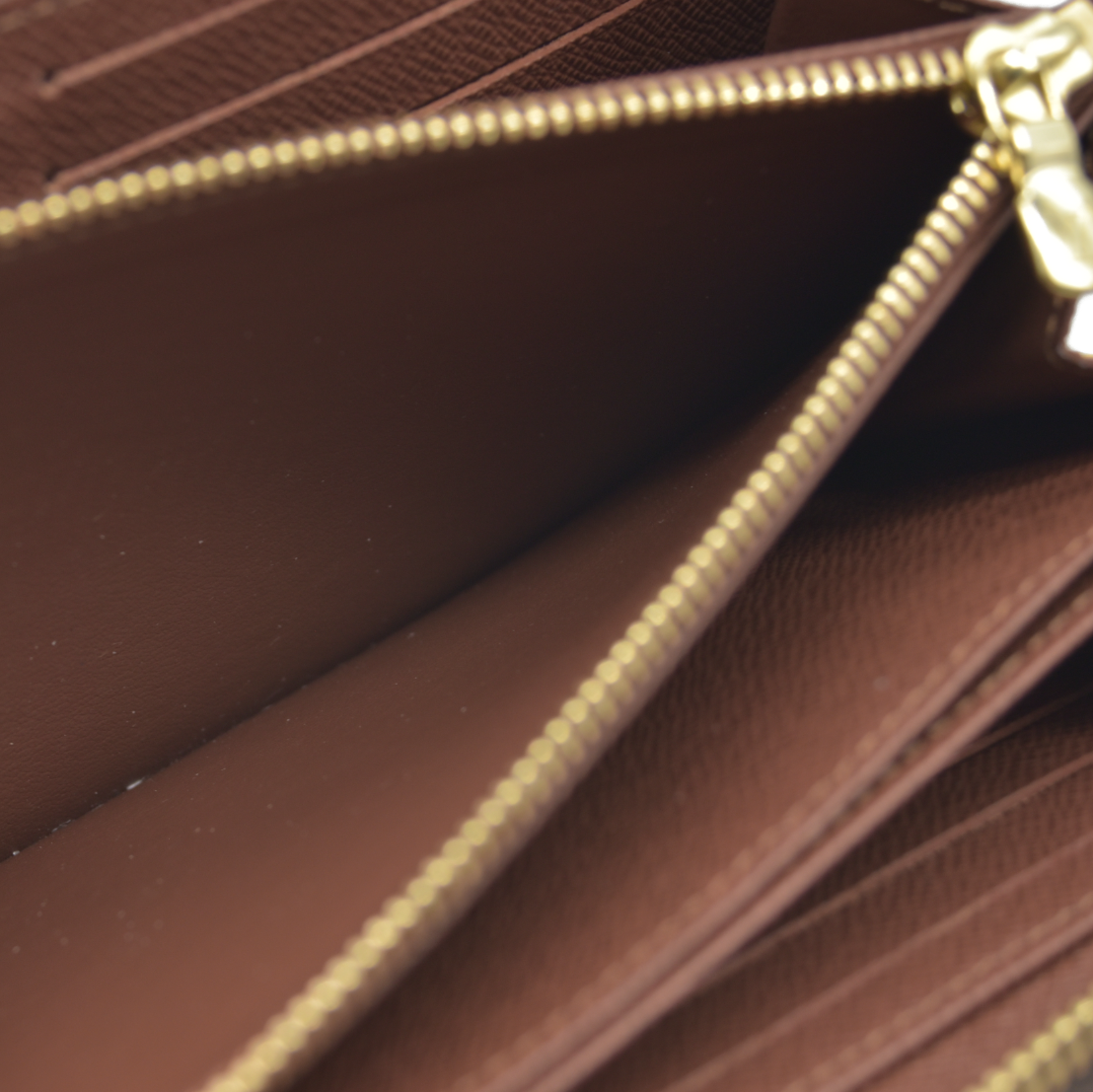 $915 Louis Vuitton Monogram Zippy Wallet RFID CONSIGNMENT AUCTION