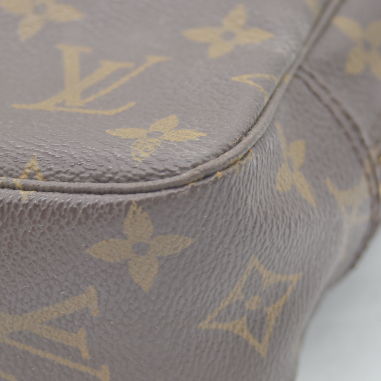 $600 1989 LOUIS VUITTON Monogram Trousse Toilette 23 Clutch Bag TH8911
