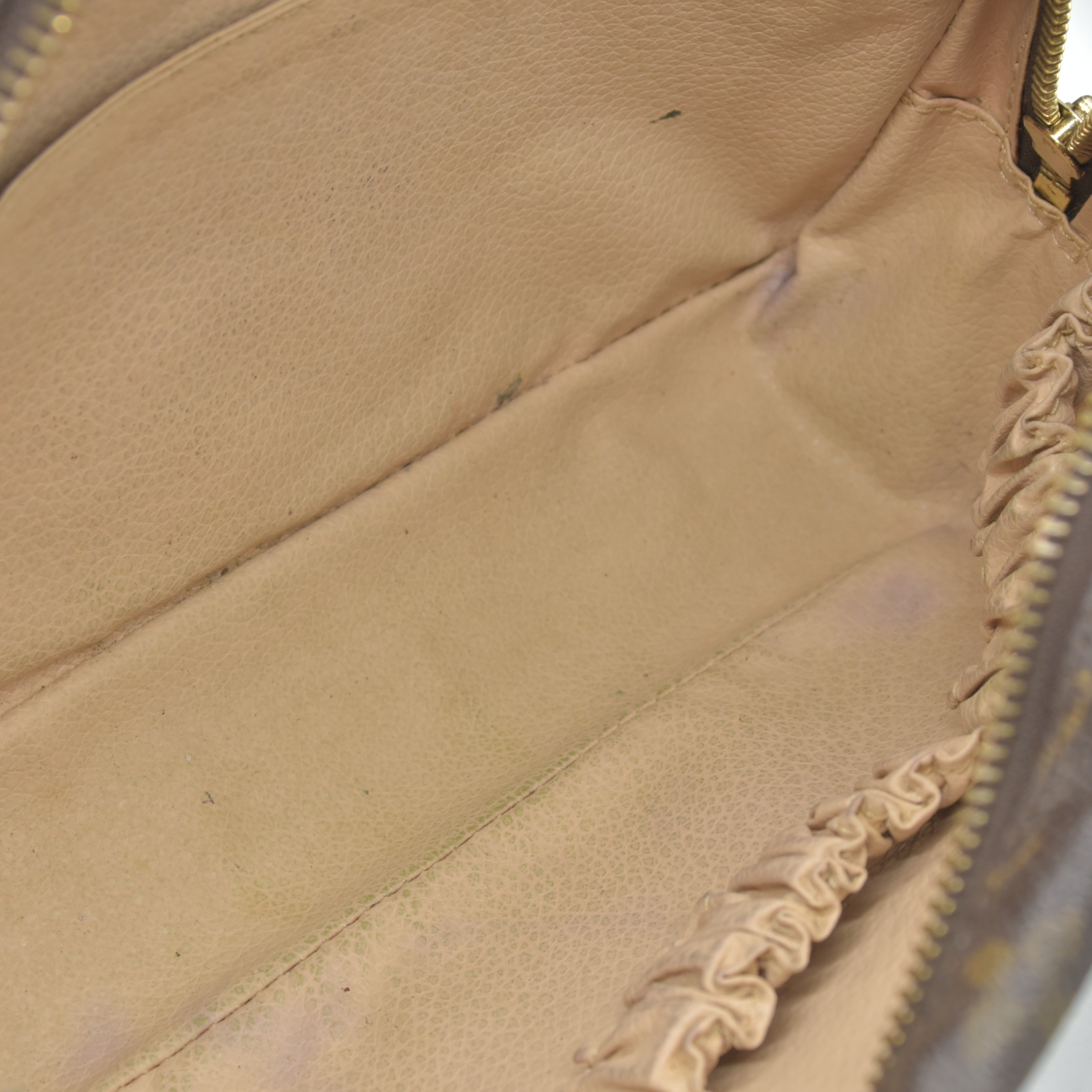 $600 1989 LOUIS VUITTON Monogram Trousse Toilette 23 Clutch Bag TH8911