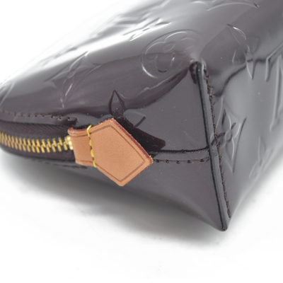 $530 LOUIS VUITTON Vernis Cosmetic Pouch Amarante CONSIGMENT AUCTION