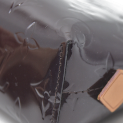 $530 LOUIS VUITTON Vernis Cosmetic Pouch Amarante CONSIGMENT AUCTION