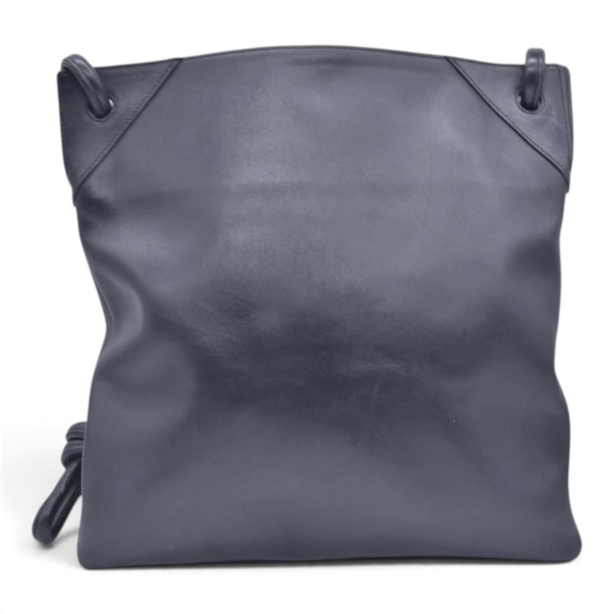 $1250 BOTTEGA VENETA Vintage Smooth Leather Knot Shoulder Bag Black CONSIGNMENT 10021197