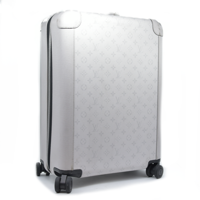 $4050 Louis Vuitton Taigarama Horizon 55 Optic White