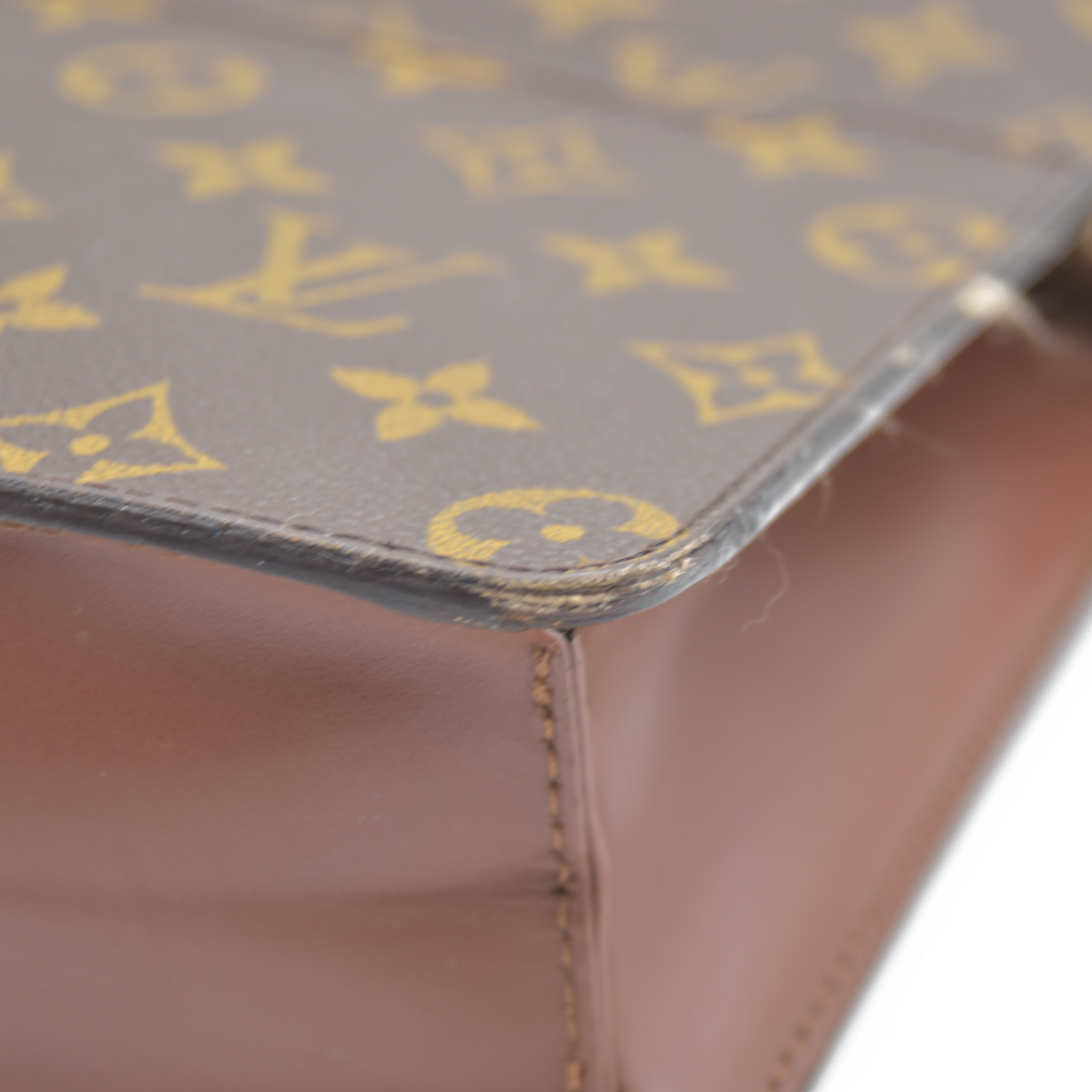 CONSIGNMENT AUCTION $1050 Louis Vuitton  Monogram Pochette Homme