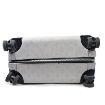 $4050 Louis Vuitton Taigarama Horizon 55 Optic White