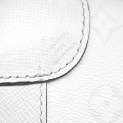 $4050 Louis Vuitton Taigarama Horizon 55 Optic White