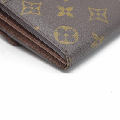 AUCTION $725 Louis Vuitton Monogram Sarah Wallet (no date code)
