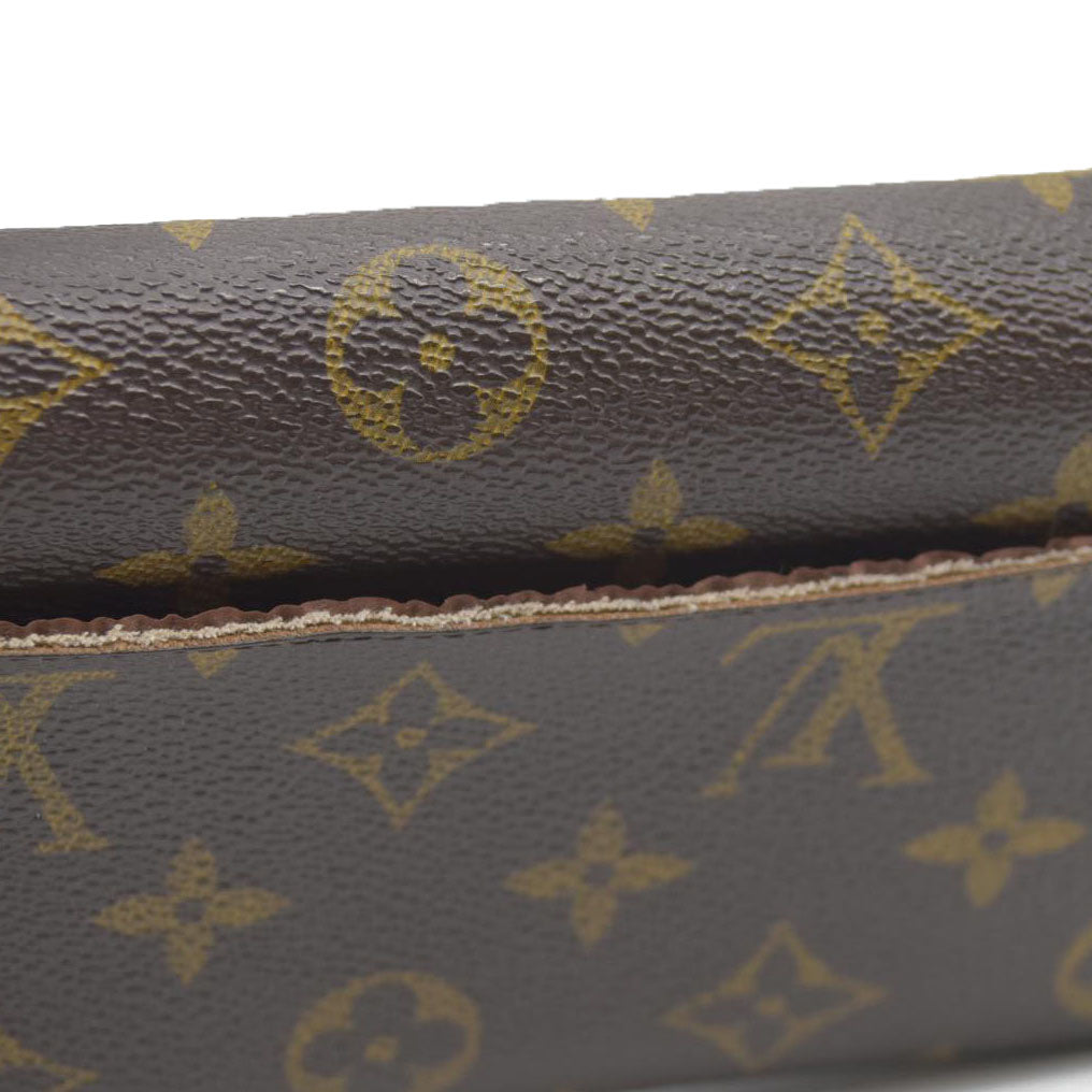 AUCTION $725 Louis Vuitton Monogram Sarah Wallet (no date code)