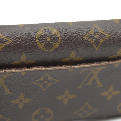 AUCTION $725 Louis Vuitton Monogram Sarah Wallet (no date code)