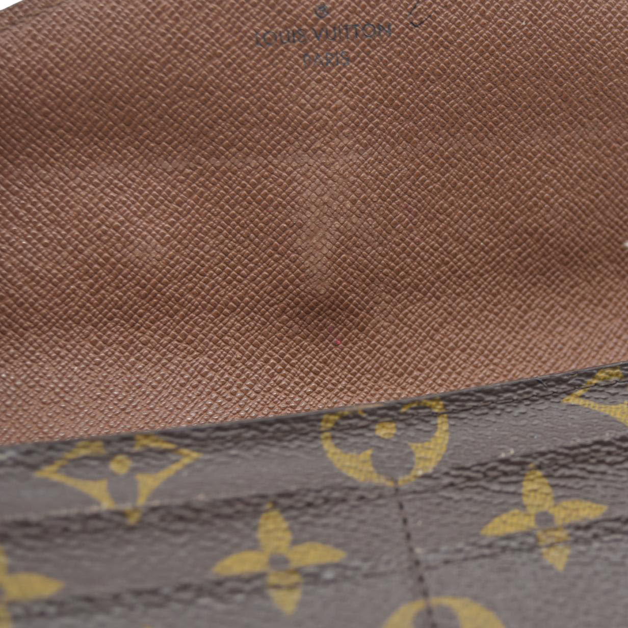 AUCTION $725 Louis Vuitton Monogram Sarah Wallet (no date code)