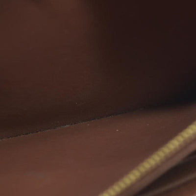 AUCTION $725 Louis Vuitton Monogram Sarah Wallet (no date code)