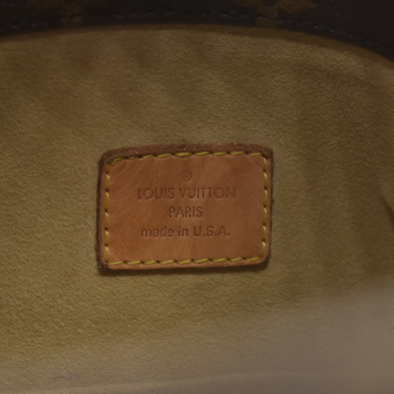 $2500 2011 Louis Vuitton  LV Monogram Artsy MM SD2191