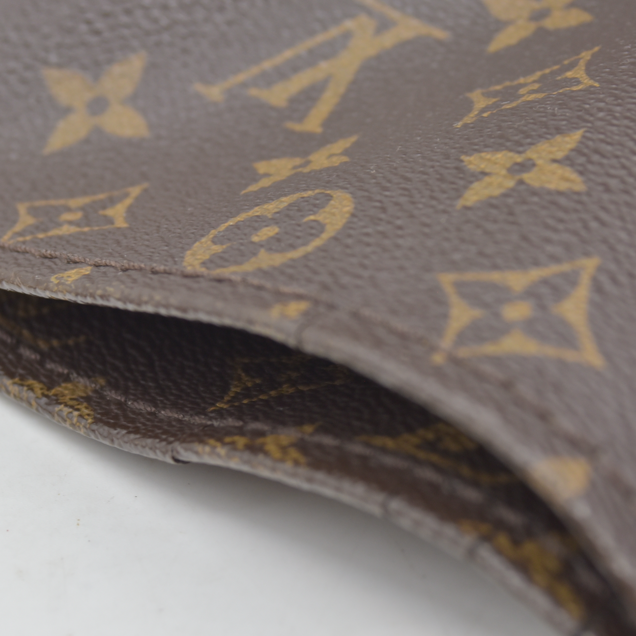$2500 2011 Louis Vuitton  LV Monogram Artsy MM SD2191