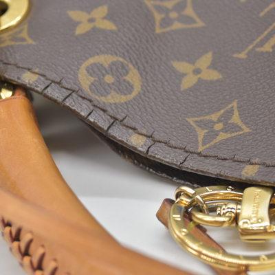 $2500 2011 Louis Vuitton  LV Monogram Artsy MM SD2191