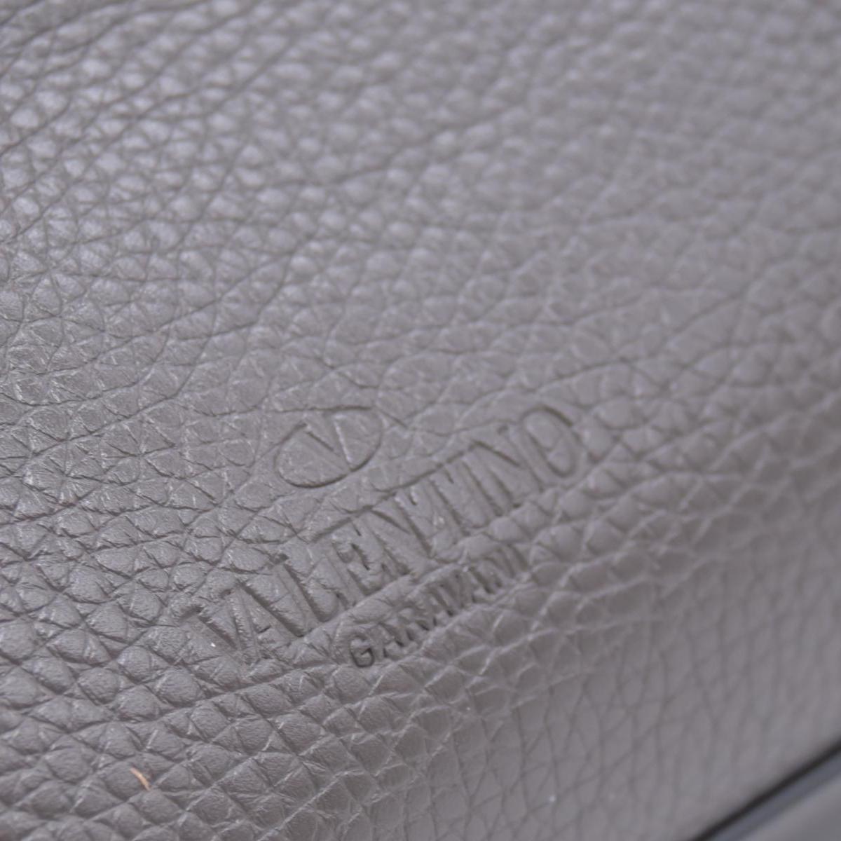 $1850 Valentino Garavani Grained Calfskin Small Rockstud Shoulder Tote Grey 10020672