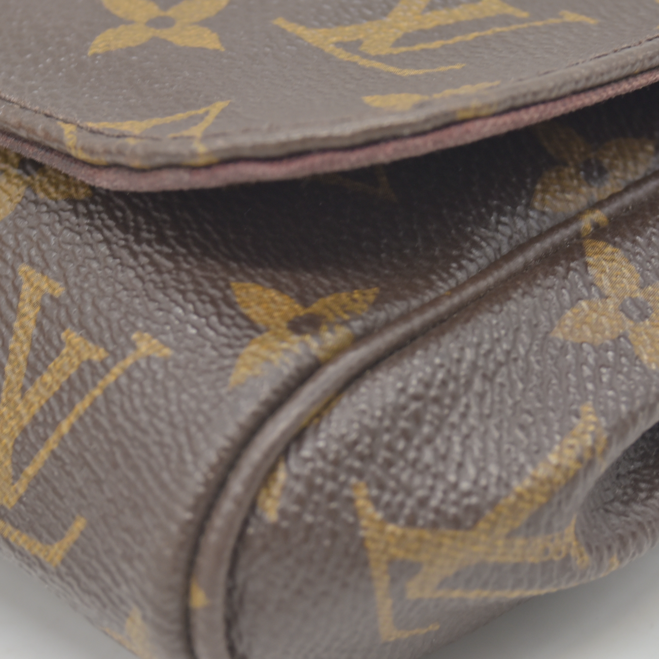 $1490 2015 Louis Vuitton  Monogram Favorite PM FL4145