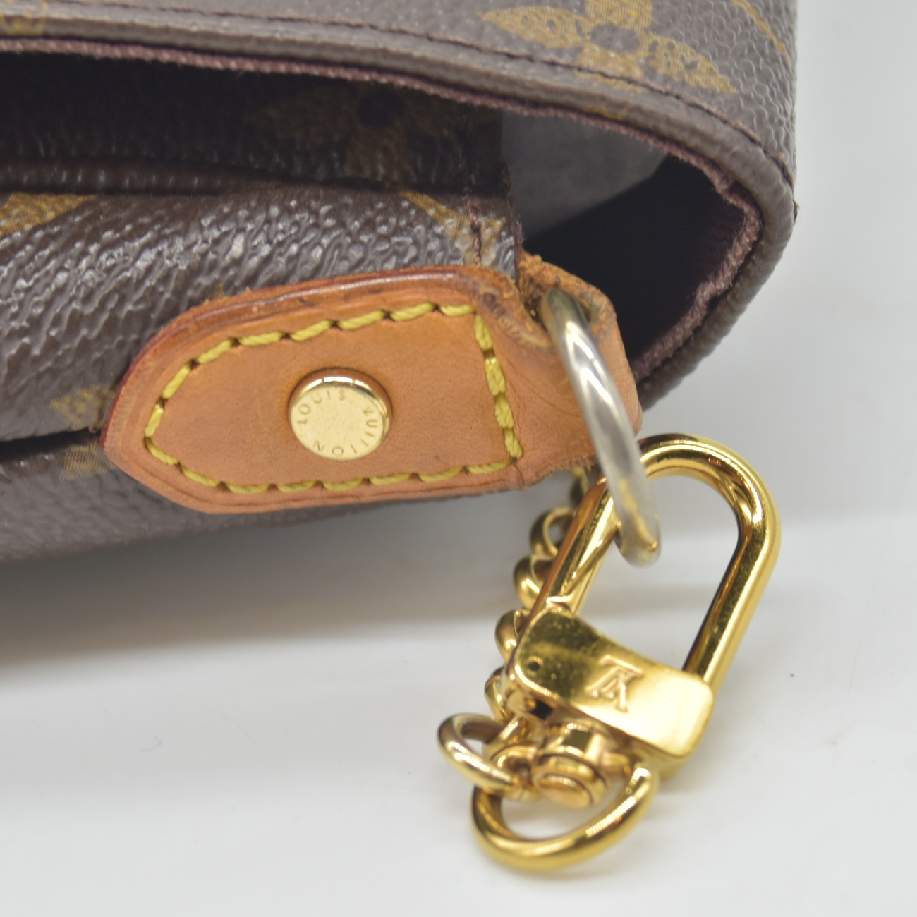 $1490 2015 Louis Vuitton  Monogram Favorite PM FL4145