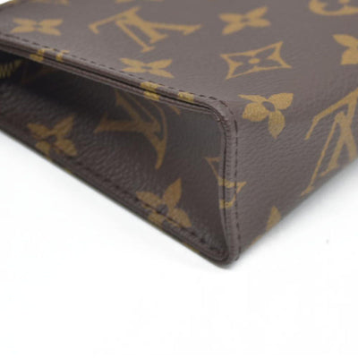 $1620 Louis Vuitton  Monogram Toiletry Pouch 15 Fuchsia