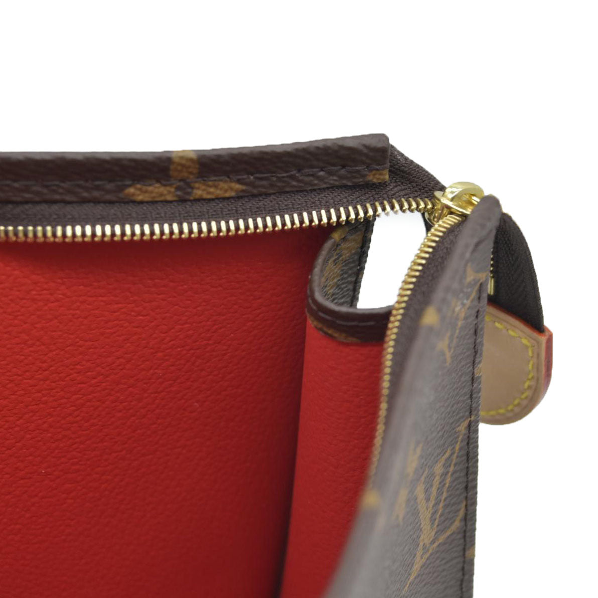 $885 RFID Louis Vuitton  Monogram Toiletry Pouch 19 Red CONSIGNMENT
