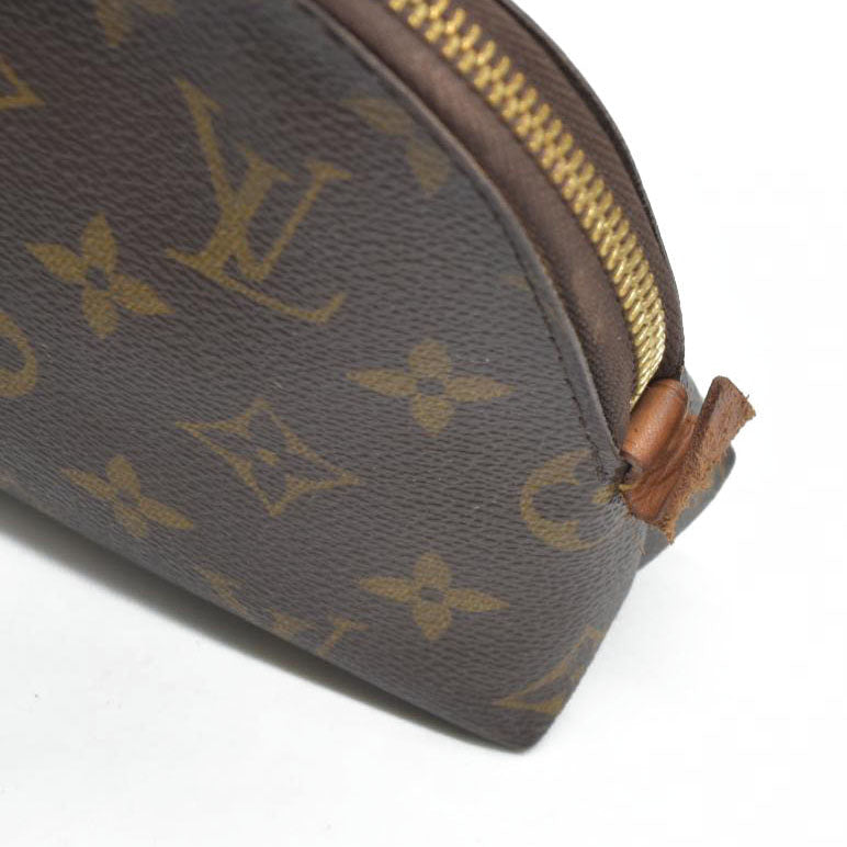 $715 Louis Vuitton  Monogram Cosmetic Pouch GM