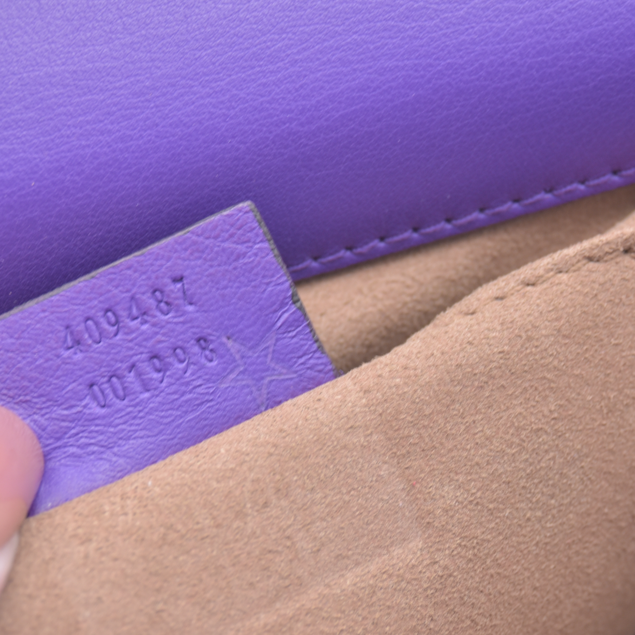 $1250 GUCCI Purple Leather Padlock Strawberry Shoulder Bag CONSIGNMENT 10021438
