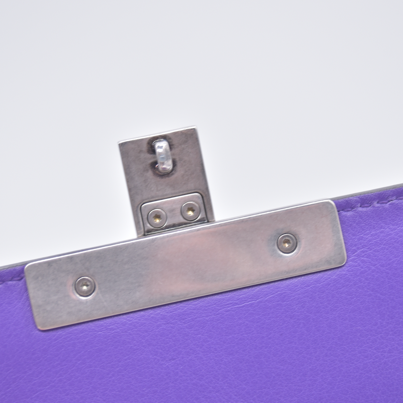$1250 GUCCI Purple Leather Padlock Strawberry Shoulder Bag CONSIGNMENT 10021438