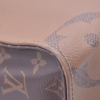 $3300 RFID Louis Vuitton Reverse Monogram Giant Onthego MM