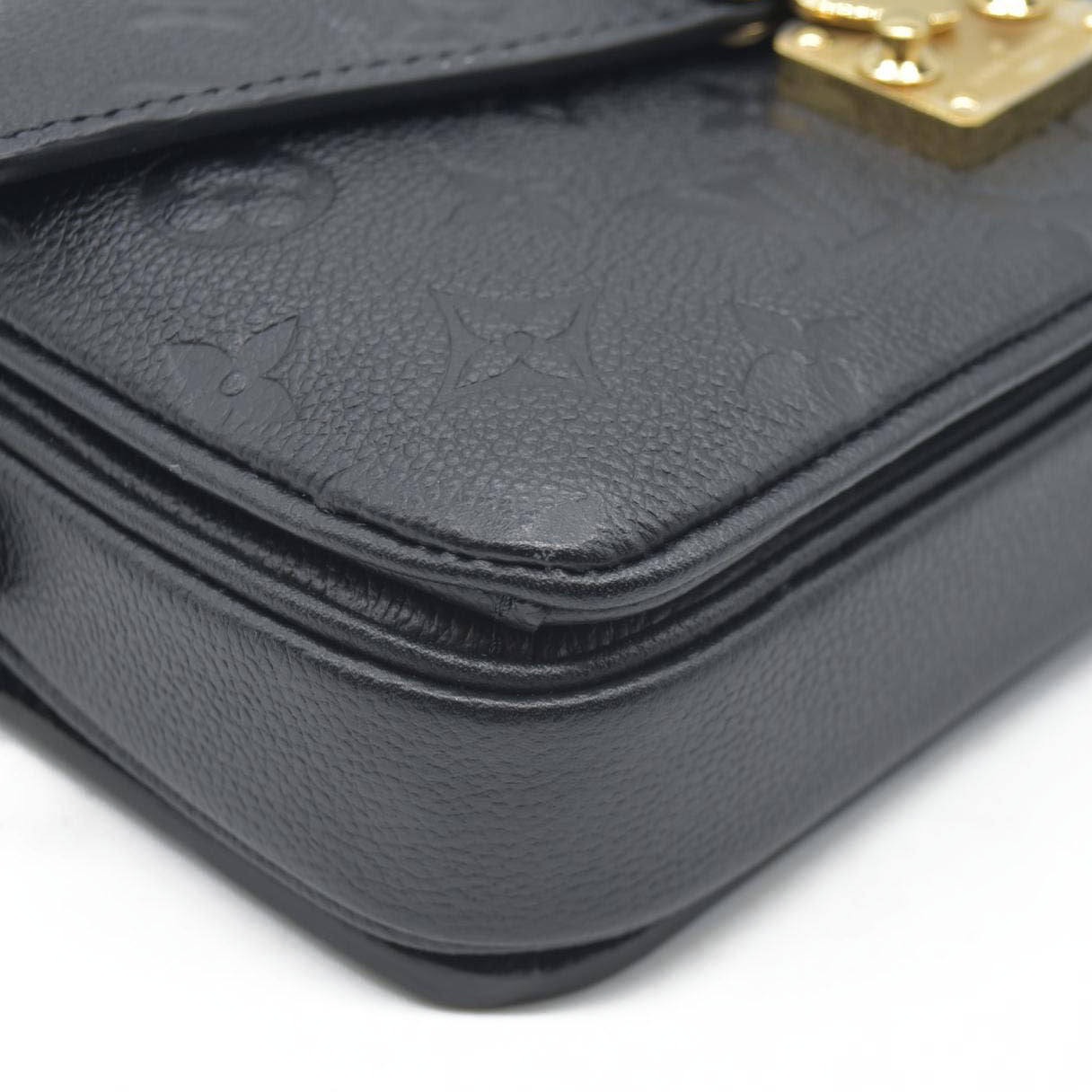 $3250 Louis Vuitton LV Monogram Pochette Métis East West