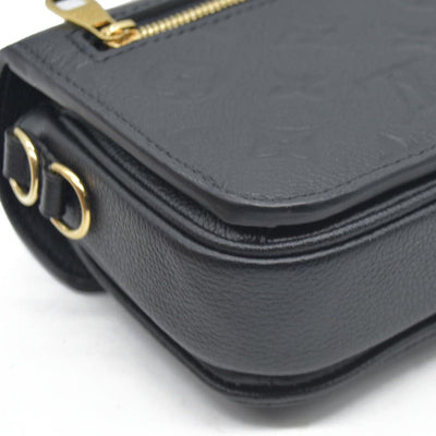 $3250 Louis Vuitton LV Monogram Pochette Métis East West