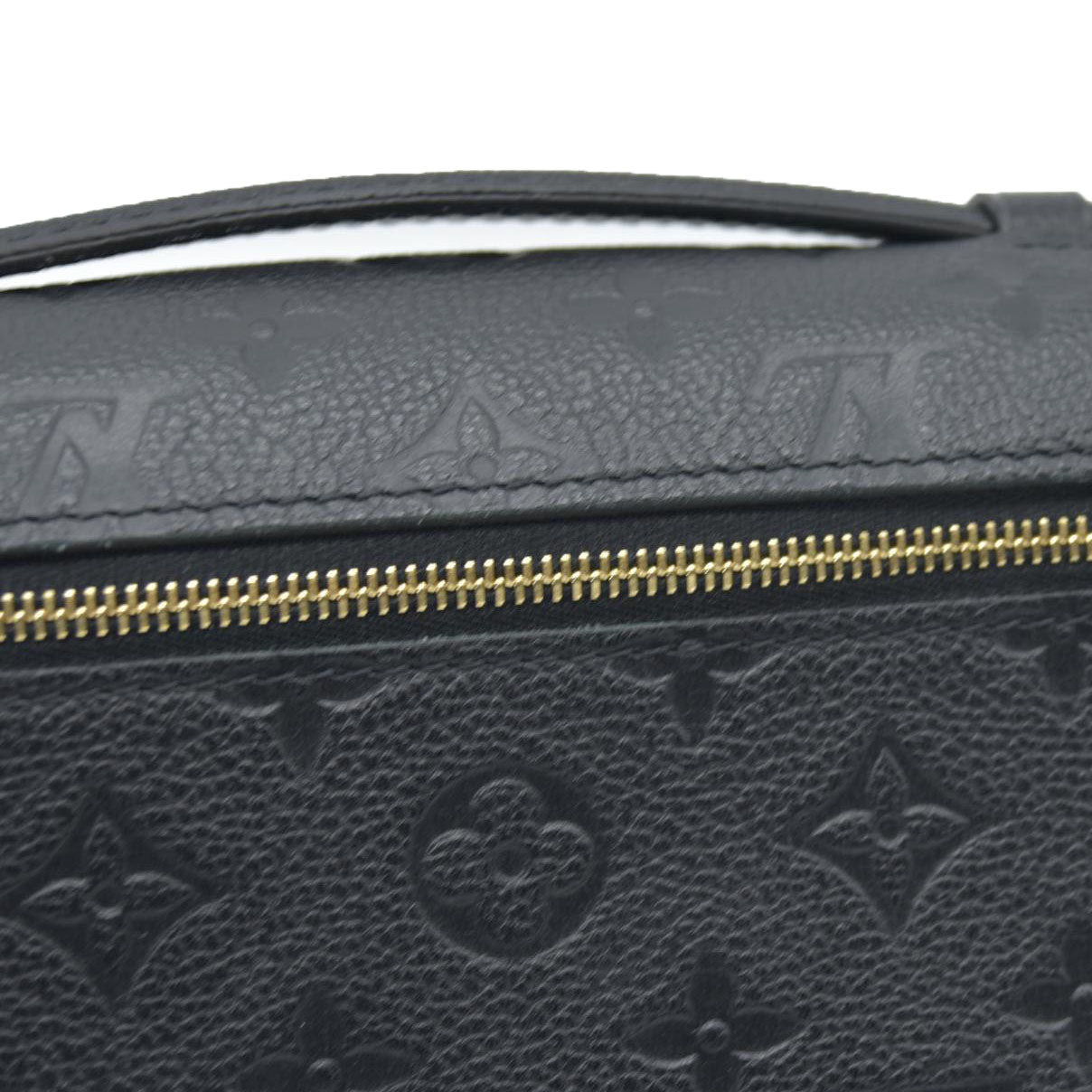 $3250 Louis Vuitton LV Monogram Pochette Métis East West