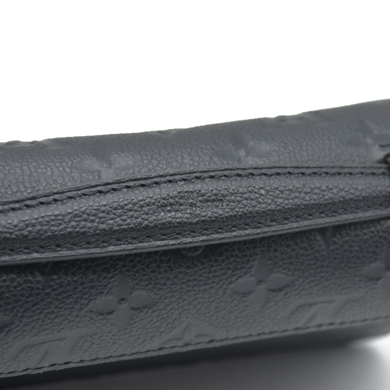 $3250 Louis Vuitton LV Monogram Pochette Métis East West