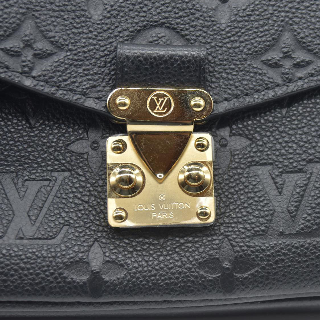 $3250 Louis Vuitton LV Monogram Pochette Métis East West