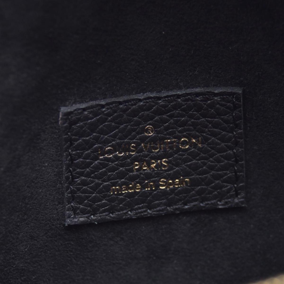 $2830 2018 Louis Vuitton Monogram Victoire Black CA4138