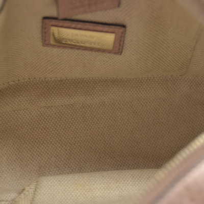 $1490 Gucci  Pebbled Calfskin Small Soho Disco Bag Camelia