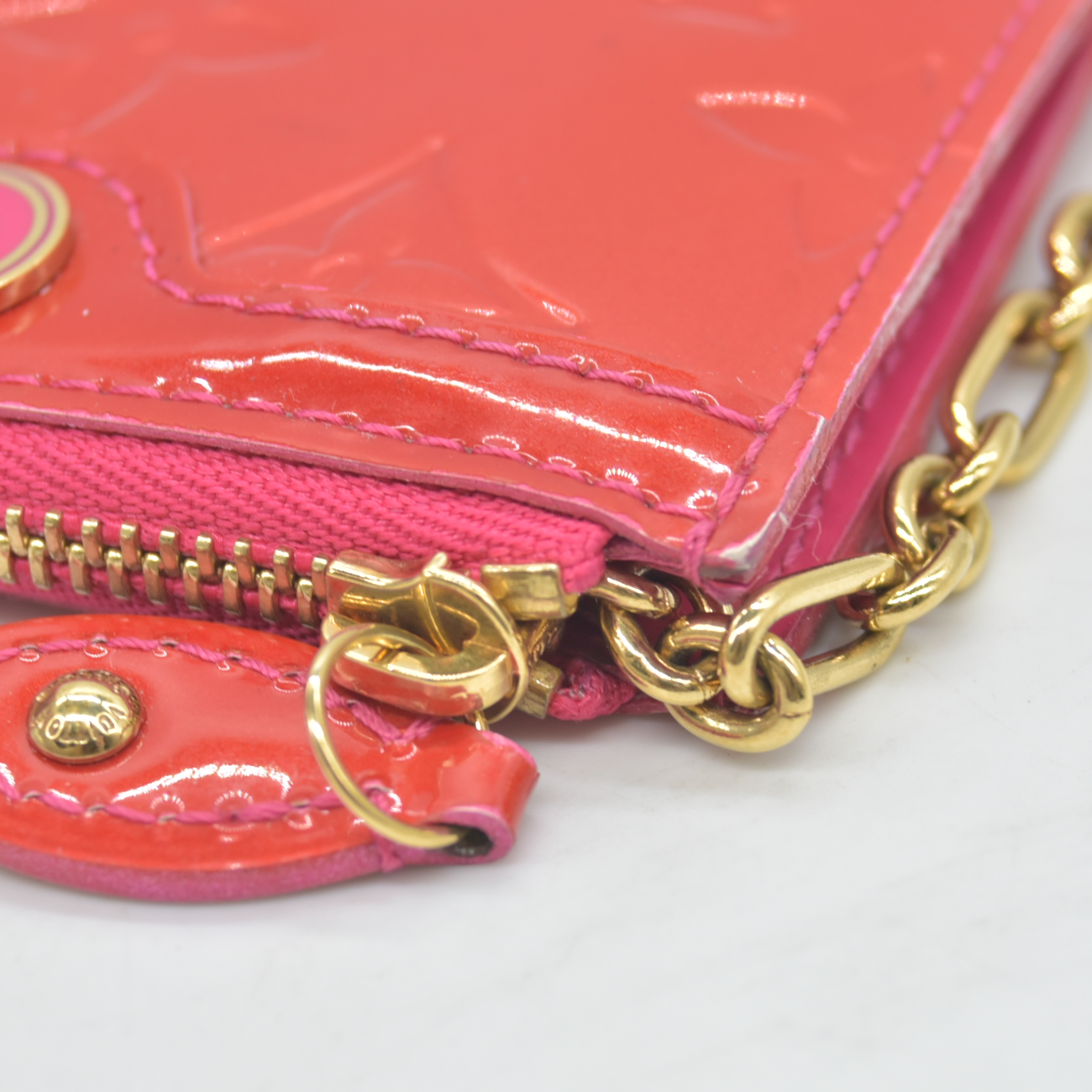 $390 2009 Louis Vuitton Monogram Vernis Key Pouch Pink CA1049
