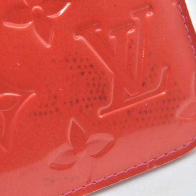 $390 2009 Louis Vuitton Monogram Vernis Key Pouch Pink CA1049