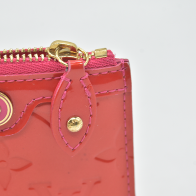 $390 2009 Louis Vuitton Monogram Vernis Key Pouch Pink CA1049