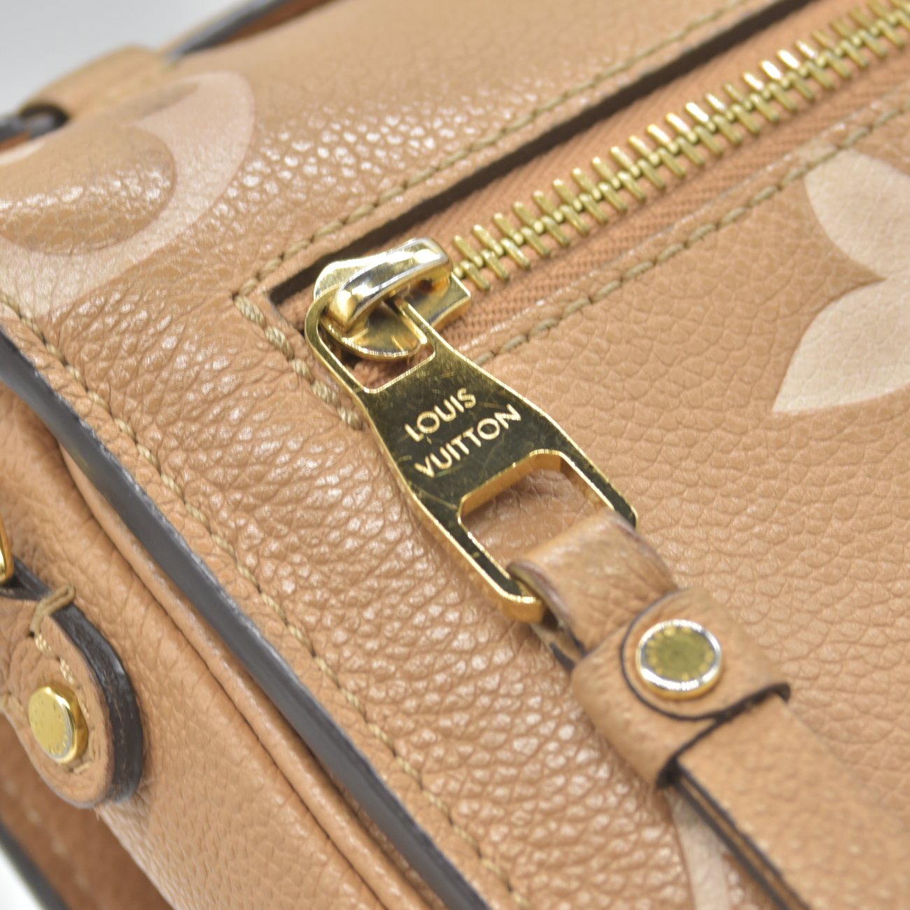 $3100 RFID Louis Vuitton Empreinte Monogram Giant Pochette Metis Arizona Beige 10019913
