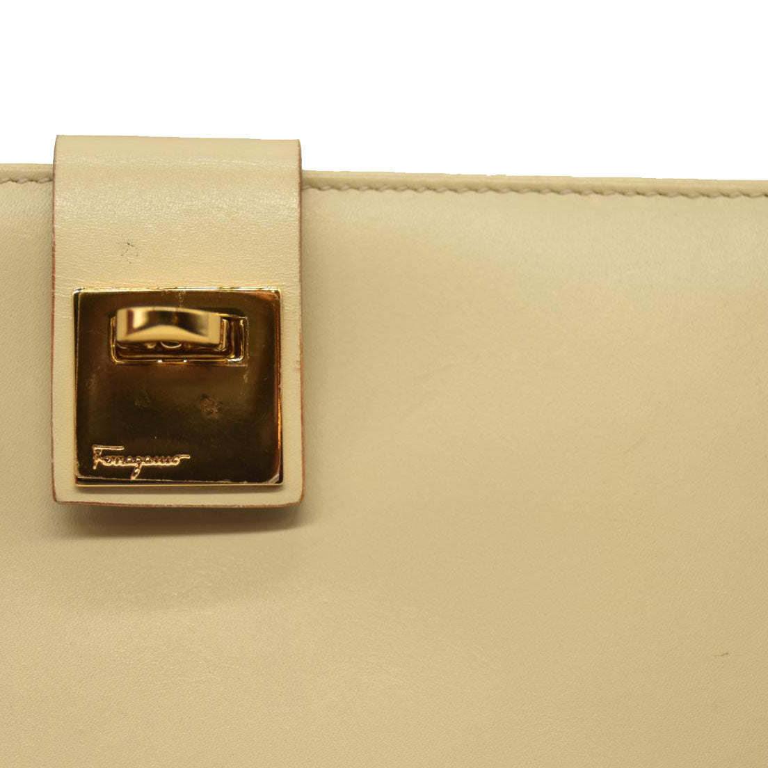 Salvatore Ferragamo Gancini Clip Leather Long Bifold Wallet Ivory CONSIGNMENT 10020992