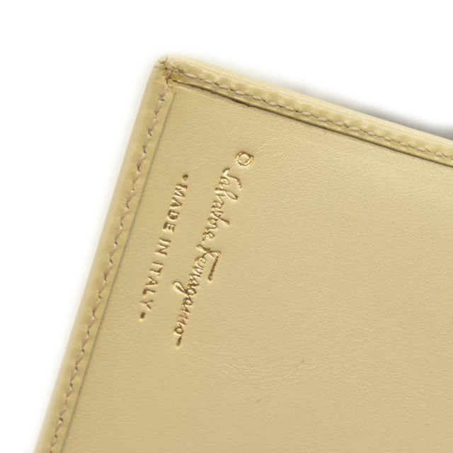 Salvatore Ferragamo Gancini Clip Leather Long Bifold Wallet Ivory CONSIGNMENT 10020992