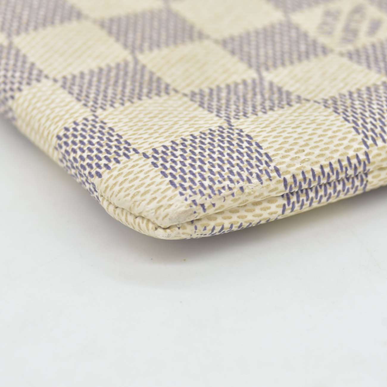 $745 2020 Louis Vuitton Daily Clutch Damier Azur TN0230