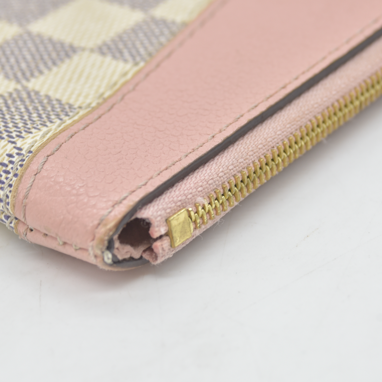 $745 2020 Louis Vuitton Daily Clutch Damier Azur TN0230