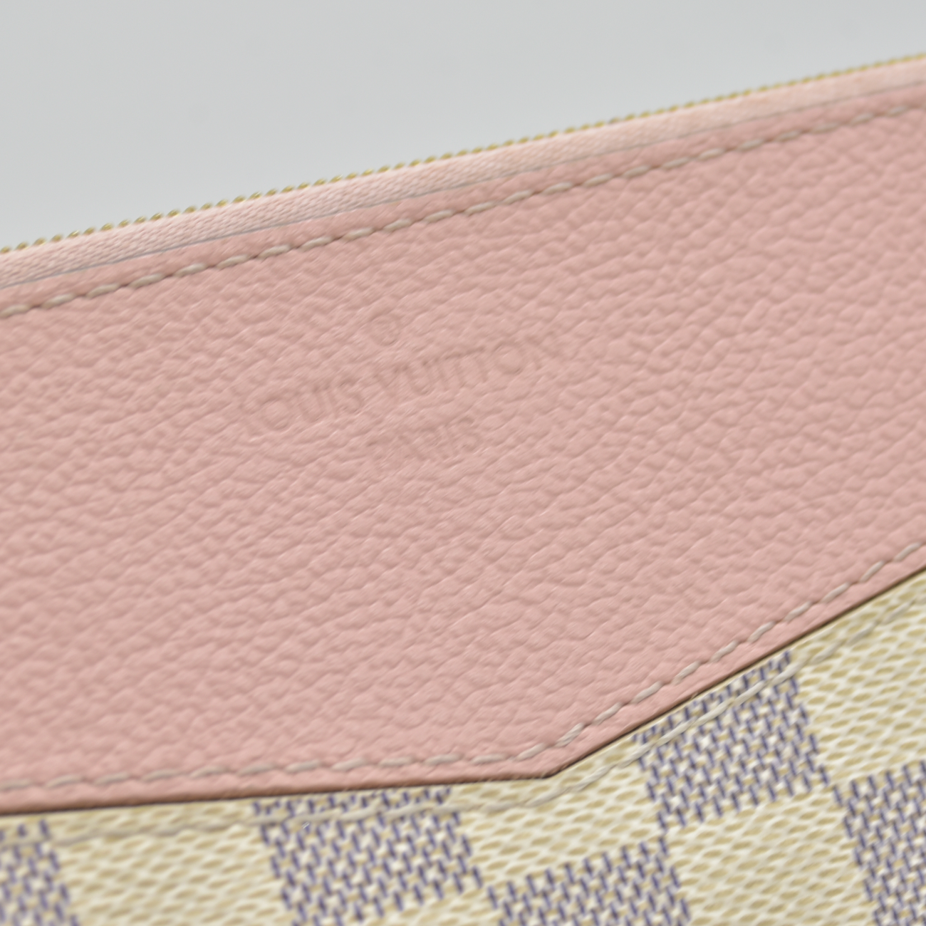 $745 2020 Louis Vuitton Daily Clutch Damier Azur TN0230