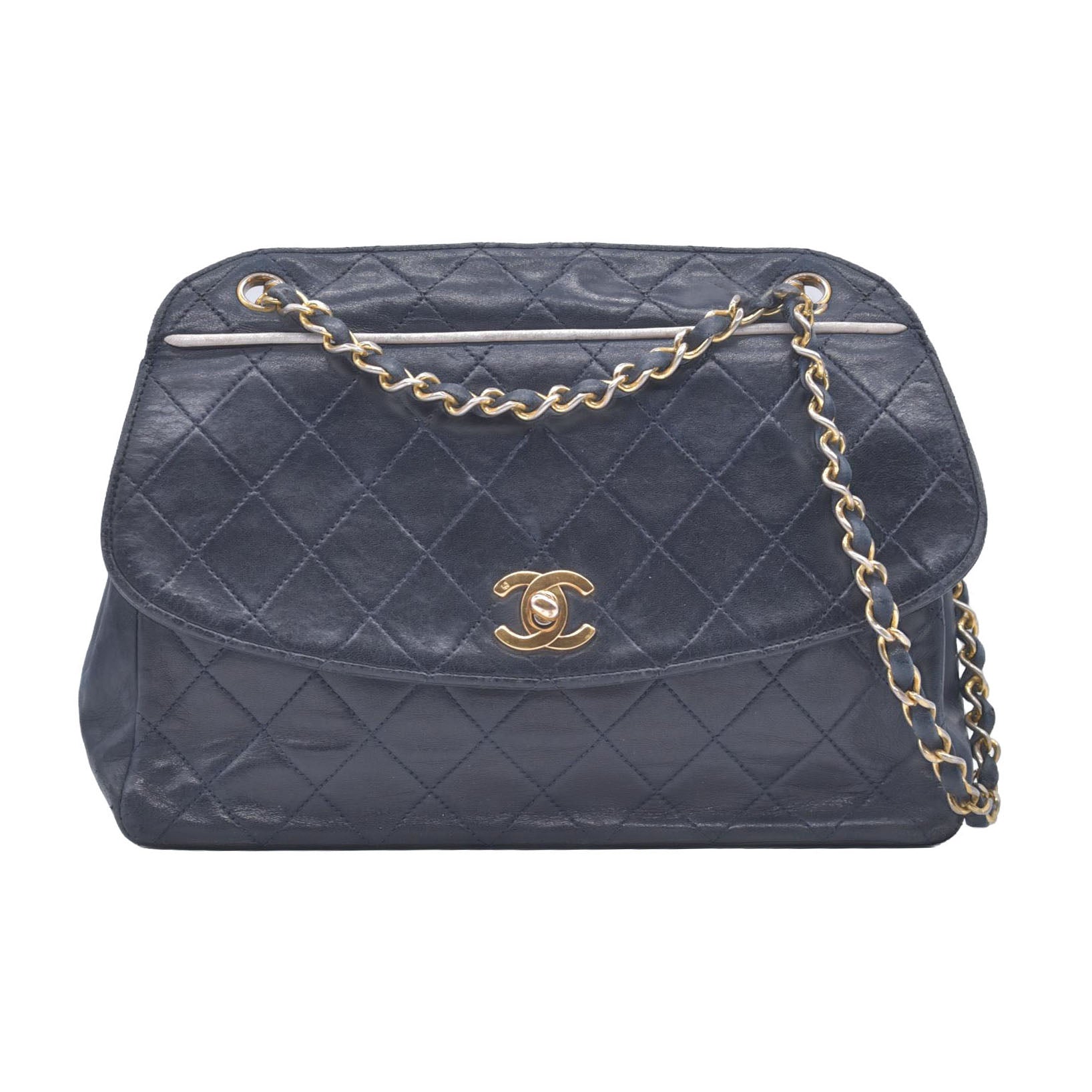 Chanel 1989-1991 Navy Lambskin Quilted Flap Bag 24k Gold Hardware CONSIGNMENT
