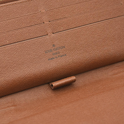 LOUIS VUITTON Monogram Zippy Organizer Wallet