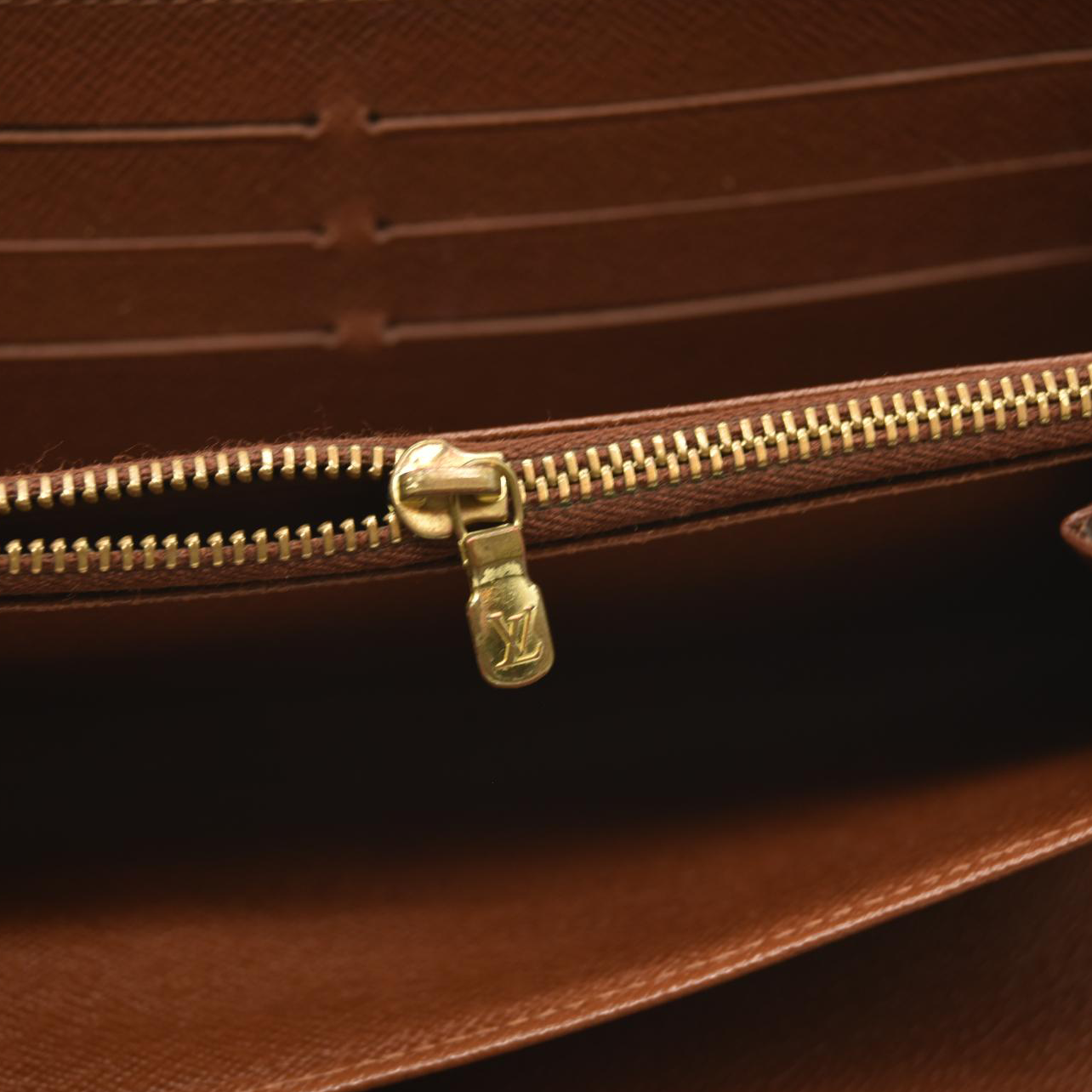 LOUIS VUITTON Monogram Zippy Organizer Wallet