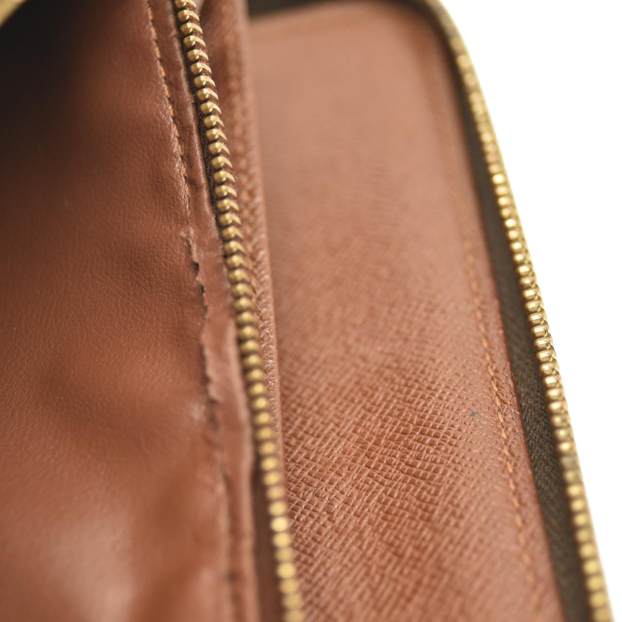 LOUIS VUITTON Monogram Zippy Organizer Wallet