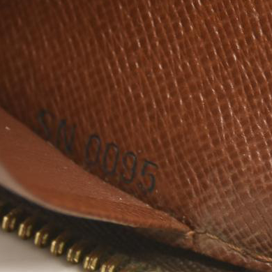 LOUIS VUITTON Monogram Zippy Organizer Wallet